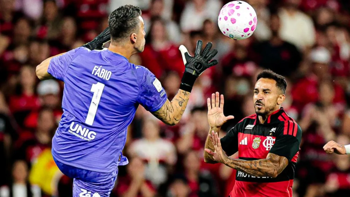 Danilo passa por cirurgia na mandíbula e fica fora da semifinal da Libertadores