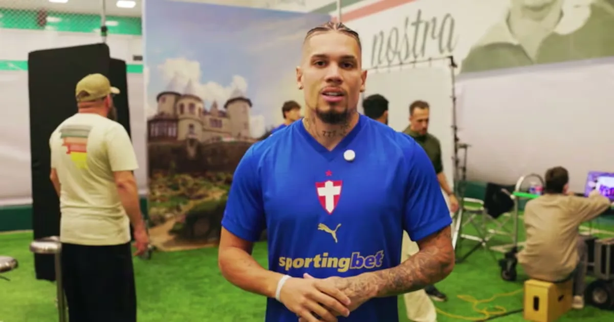 Elenco do Palmeiras conhece o terceiro manto em conversa nos bastidores