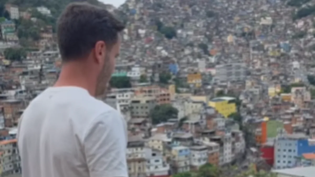Playlist de Saúl Ñíguez vira assunto durante visita à Rocinha
