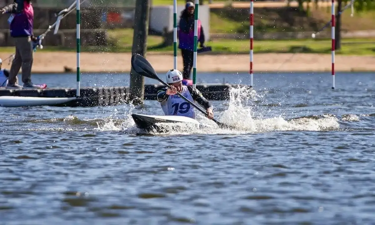 Murillo Sorgetz conquista a prata no Caiaque Cross em Santa Fé