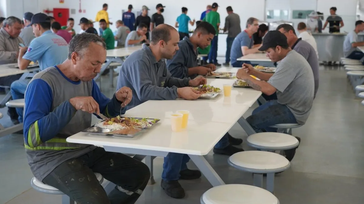 Intervalo de almoço na CLT pode cair para 30 minutos em casos específicos