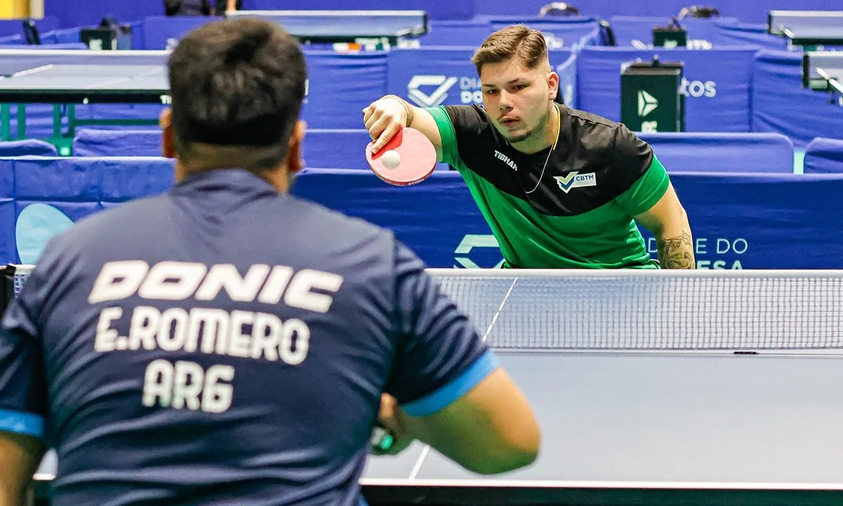Maycon testa nova cadeira antes de torneio na Espanha e do Mundial de 2026