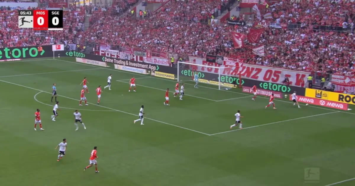 Frankfurt vence o Mainz por 3 a 1 pela Bundesliga