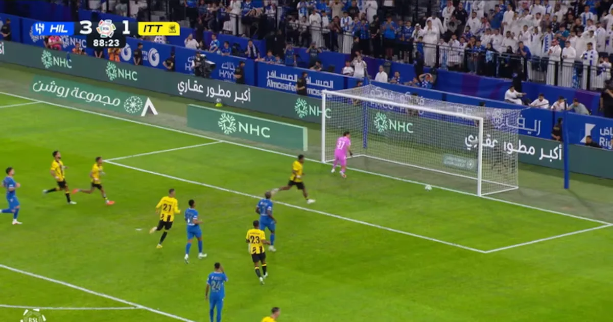 Bergwijn aparece no placar do triunfo do Al Hilal por 3 - 2