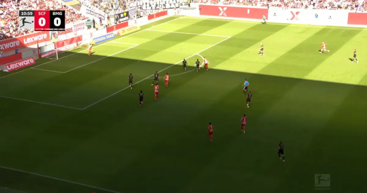 Freiburg goleia M'gladbach por 5 x 0 na Bundesliga