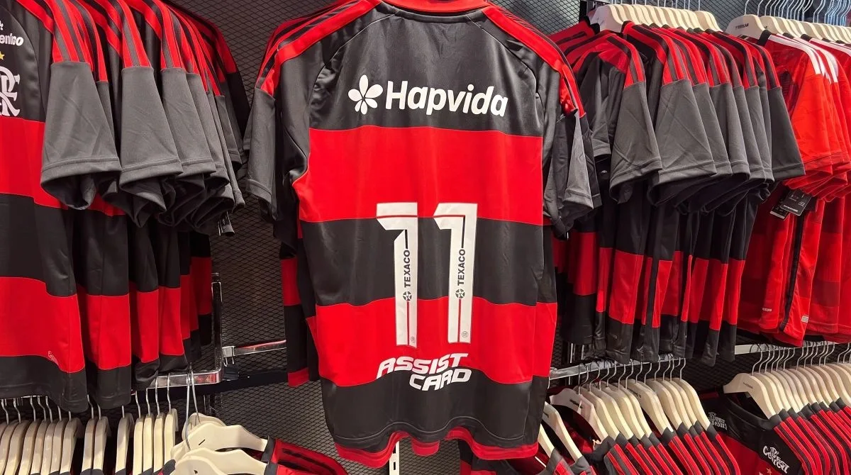 Paquetá volta a vestir a camisa 11 do Flamengo