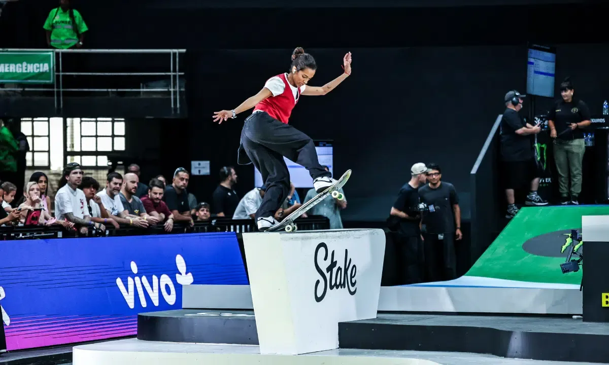 Rayssa Leal acompanha semifinais em Paris após deixar etapa da SLS