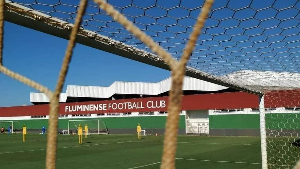 Del Valle chega ao Rio e treina no CT do Fluminense antes de duelo com Flamengo