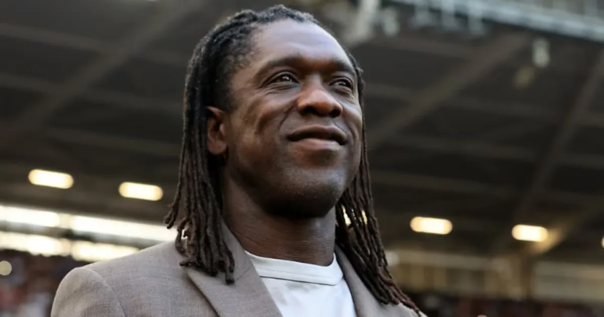 Seedorf assume comando do Corinthians com vínculo até 2027