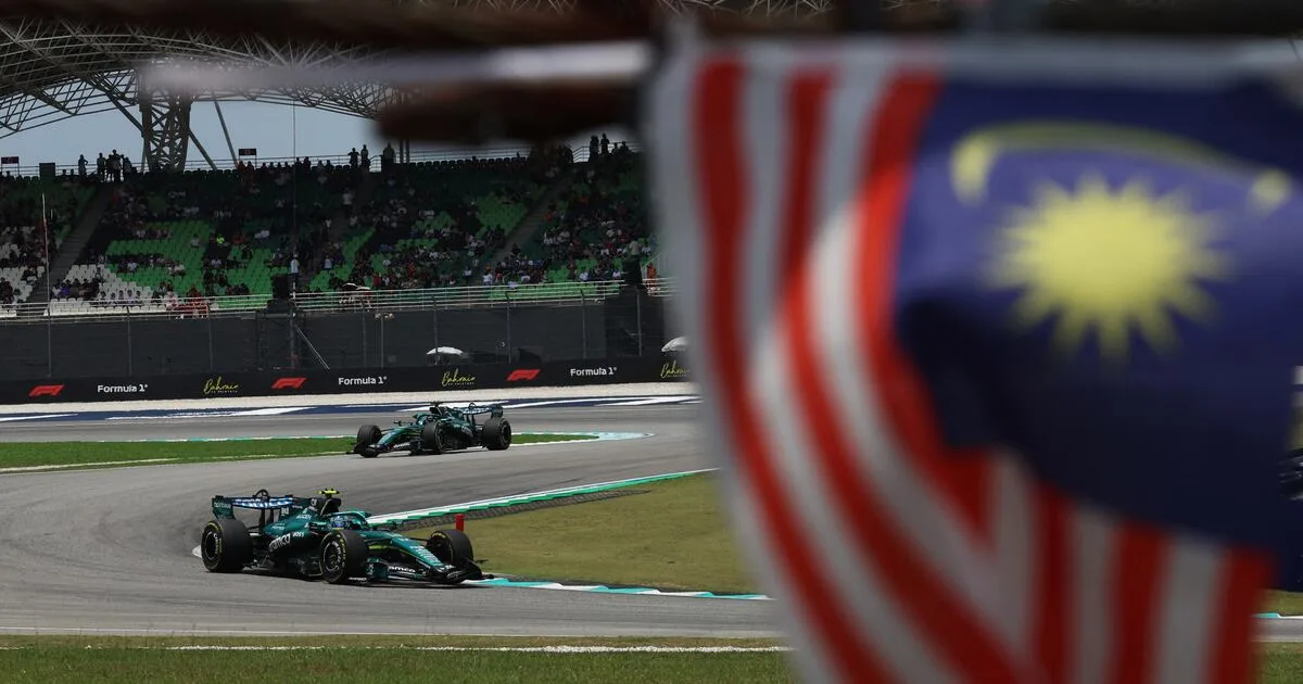 Sepang volta à Fórmula 1 com pneus desgastados e chance de chuva