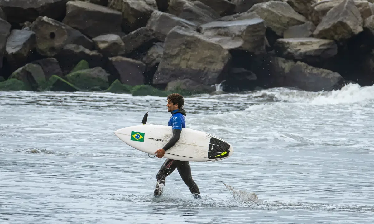 Yagê Araújo se despede do shortboard, e Bahia continua no longboard