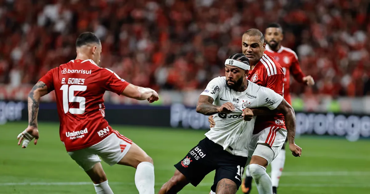 Inter supera o Corinthians por 2 a 1 e deixa rival perto da zona de queda