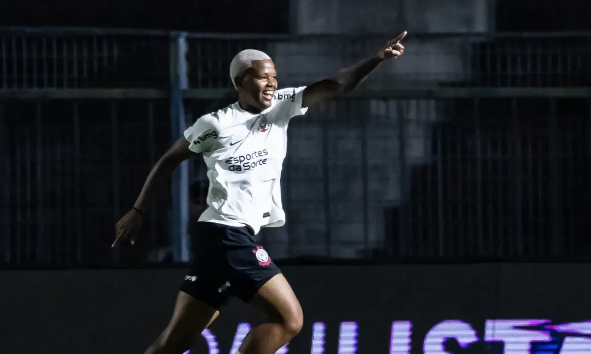 Corinthians supera Bahia fora de casa e leva vantagem para a volta