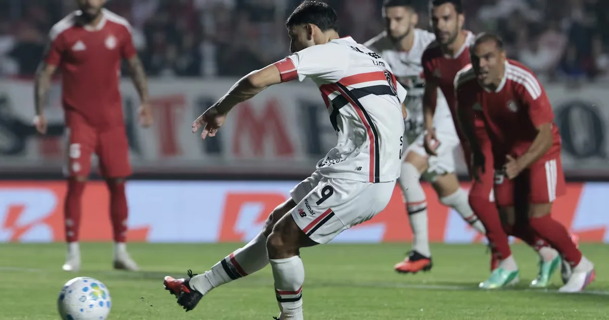 Calleri decide, e São Paulo deixa o Inter na zona de rebaixamento