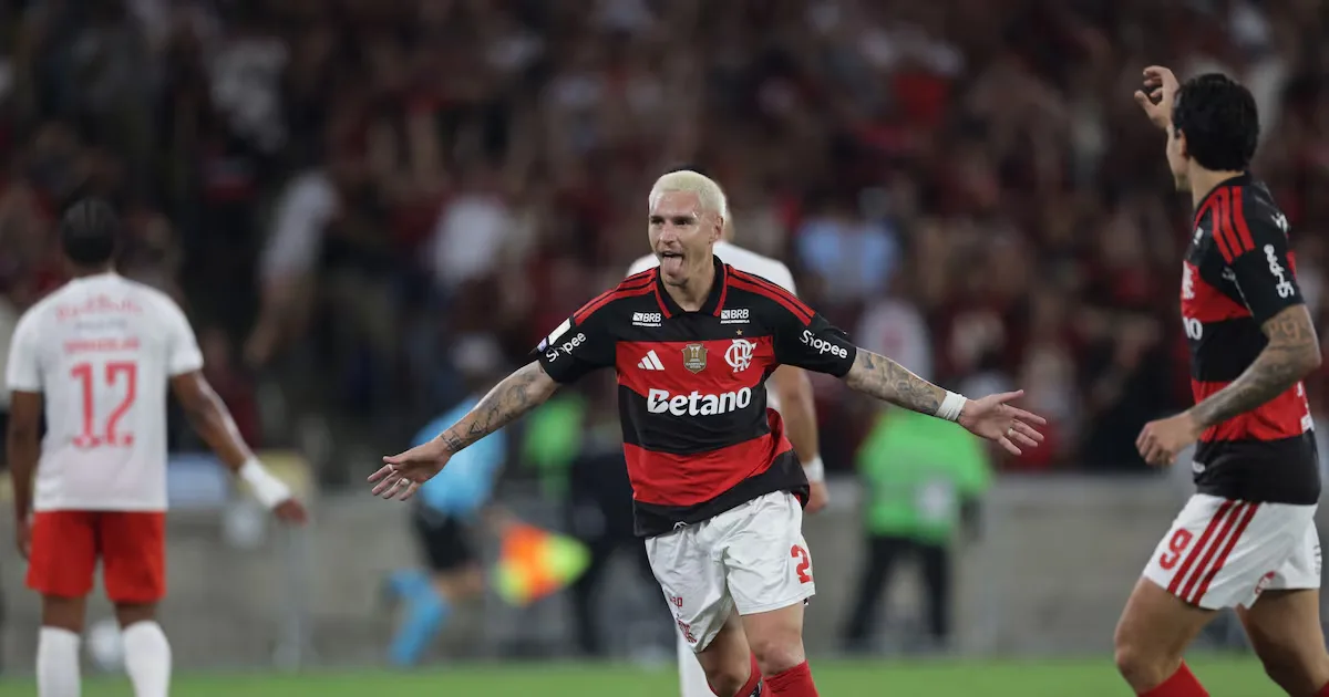 Flamengo derrota Bragantino e chega a 60 pontos no Brasileirão