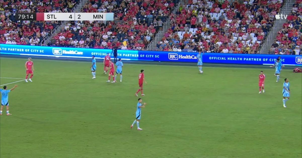 St. Louis CITY vence Minnesota United por 4 a 2 em jogo com expulsão