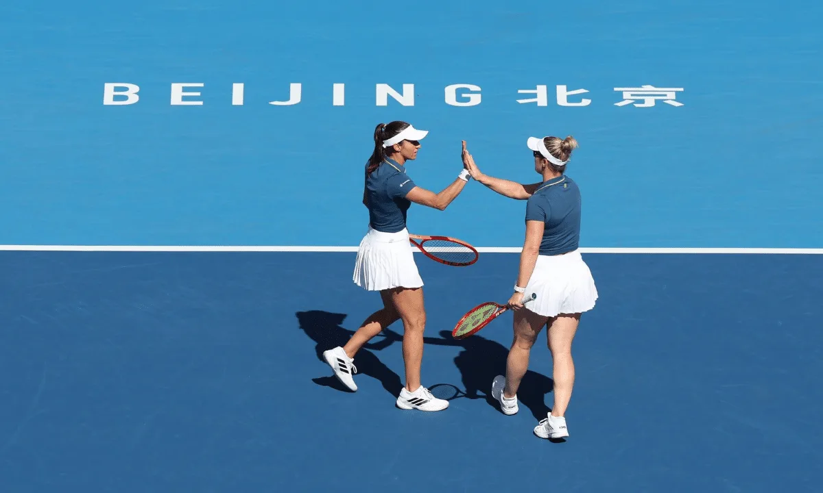 Stefani e Dabrowski garantem vaga nas quartas em Pequim