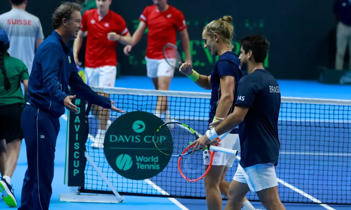 Brasil garante vaga no quali da Davis com vitória nas duplas