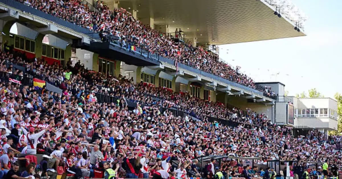 Rayo Vallecano x Athletic Bilbao é interrompido após objetos lançados no campo