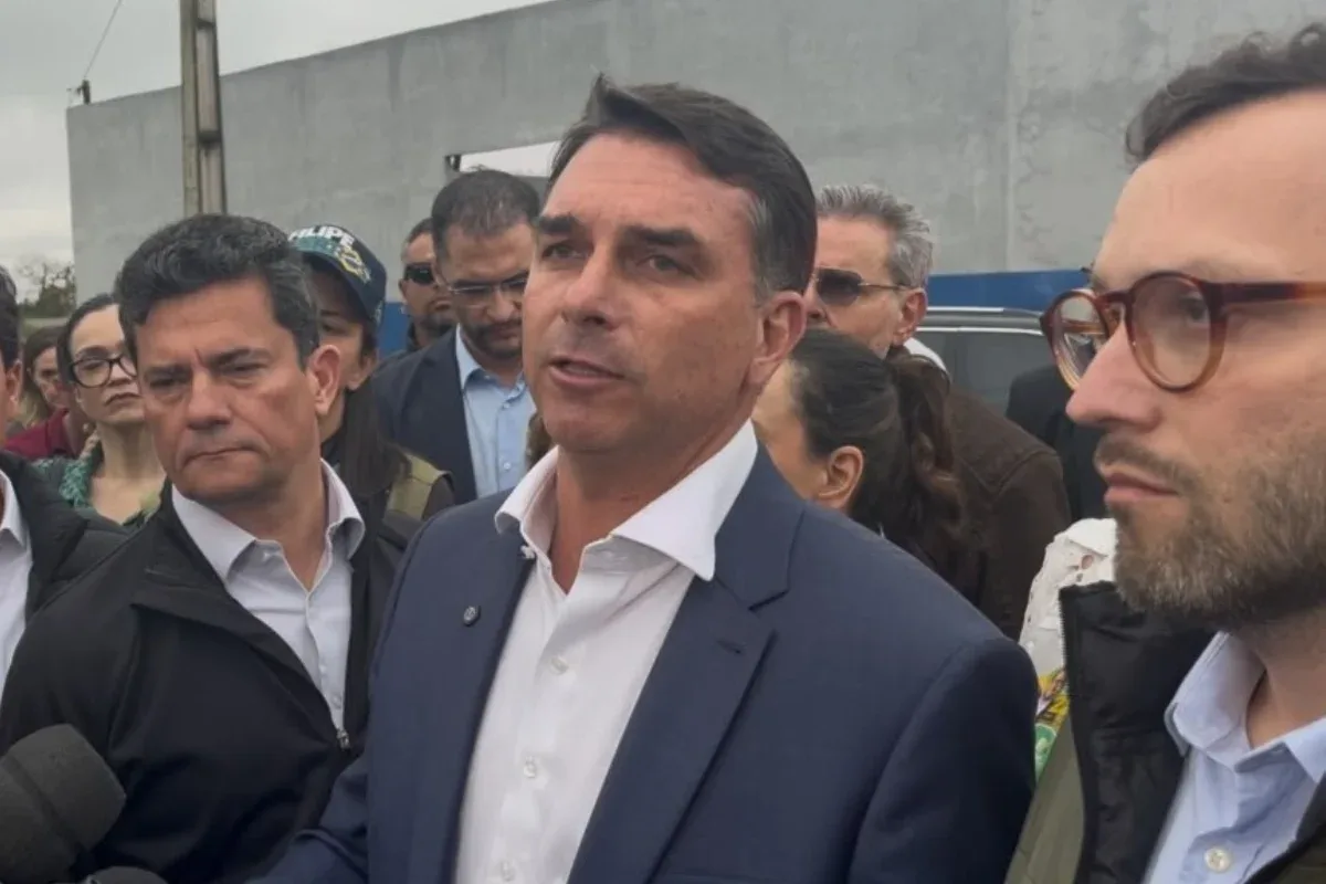 Flávio Bolsonaro diz que Sergio Moro não vê irregularidades em caso das rachadinhas