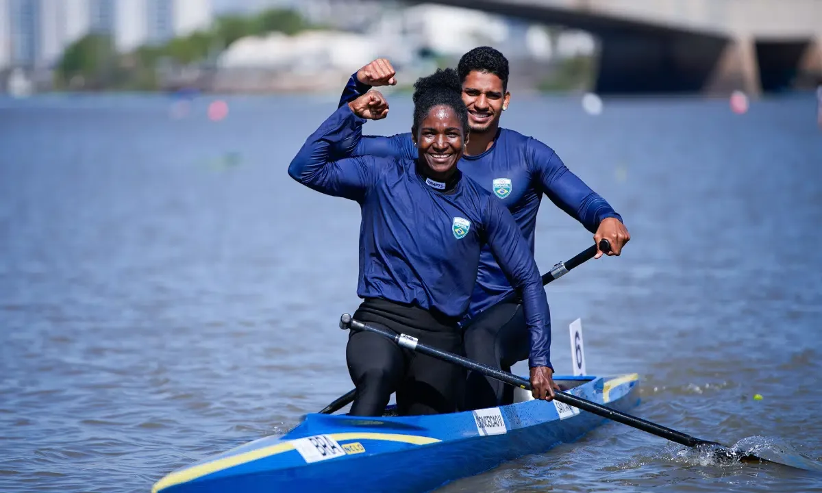 Brasil conquista ouro e bronze em provas mistas da canoagem em Santa Fé