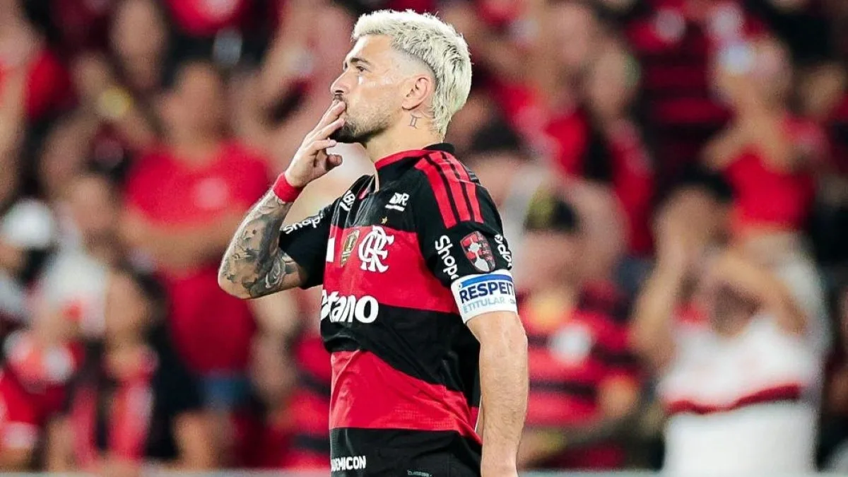 Arrascaeta muda de função no Flamengo e mantém impacto em jogos decisivos