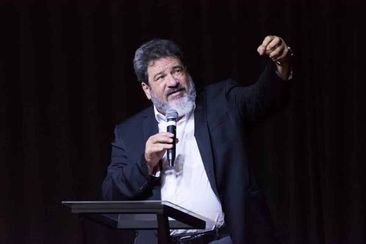Cortella diferencia excelência de perfeição ao falar sobre limitações do presente