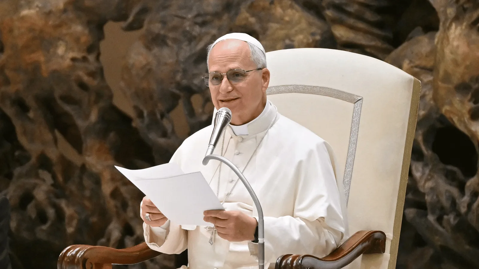 Nódulo pulmonar de papa Leão 14 será retirado em cirurgia