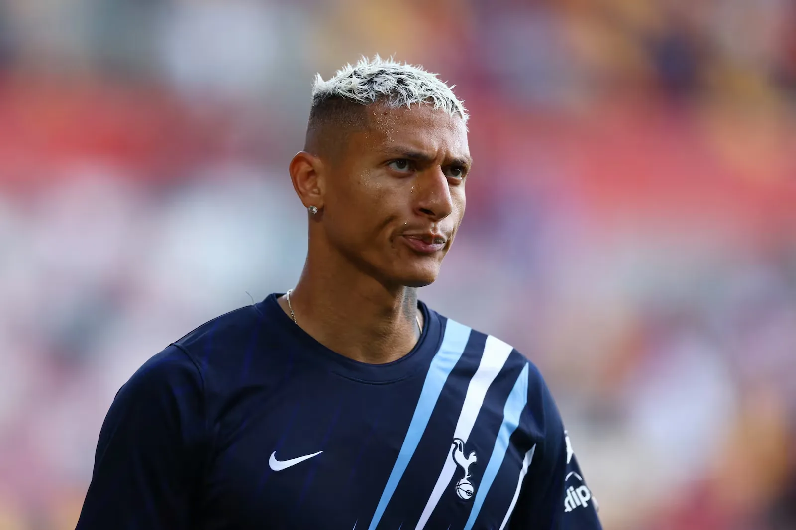 Vasco avalia contrato e alternativas para viabilizar chegada de Richarlison