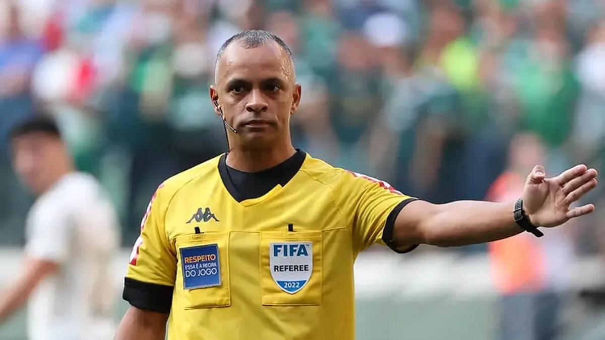 Wilton Pereira Sampaio apita Bahia x Flamengo pela 31ª rodada