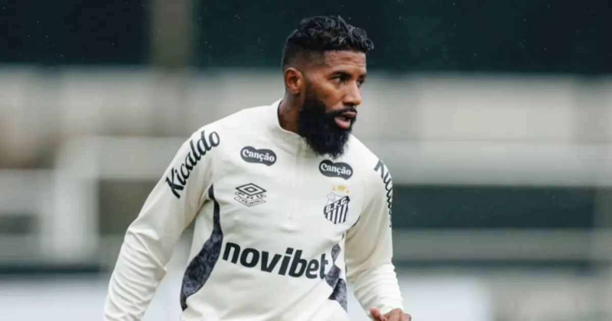 Rodinei participa do primeiro treino no Santos antes de duelo com Atlético-MG