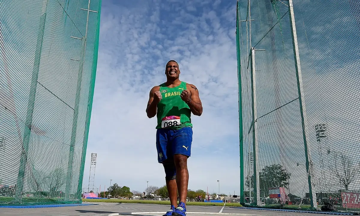 Wellinton Fernandes conquista prata no lançamento de disco em Santa Fé