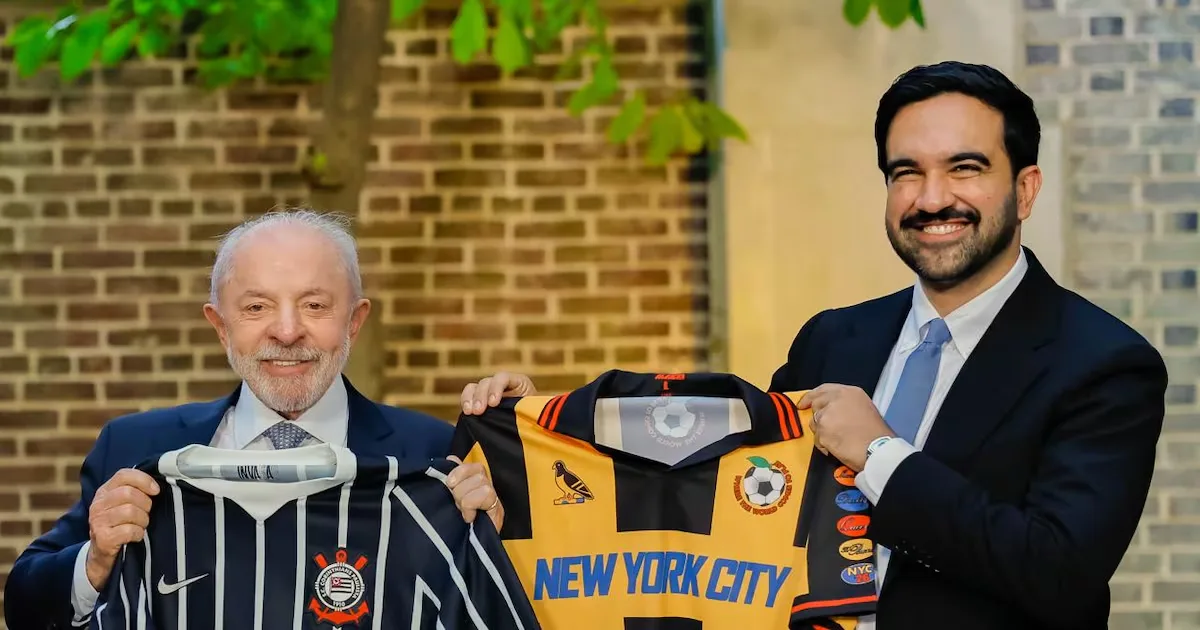 Uniforme criado em Nova York é trocado por camisa do Corinthians