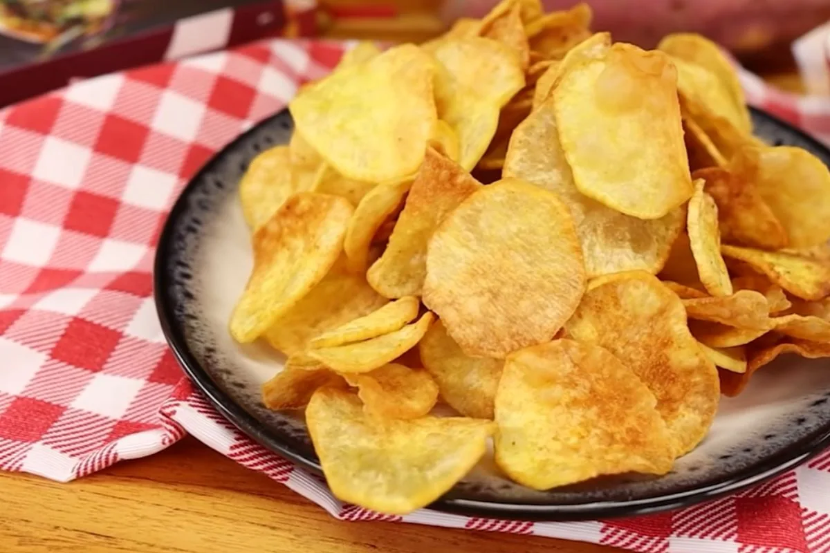 Batata-doce crocante pode ser feita na fritura ou na air fryer