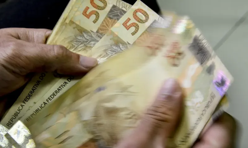 Segunda parcela do 13º deve ser paga até 18 de dezembro em 2026