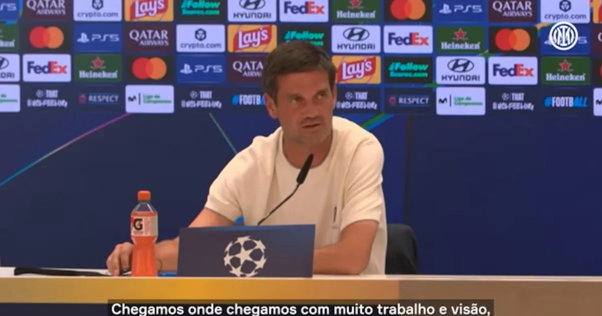 Chivu vê progresso da Inter antes do primeiro jogo na Champions