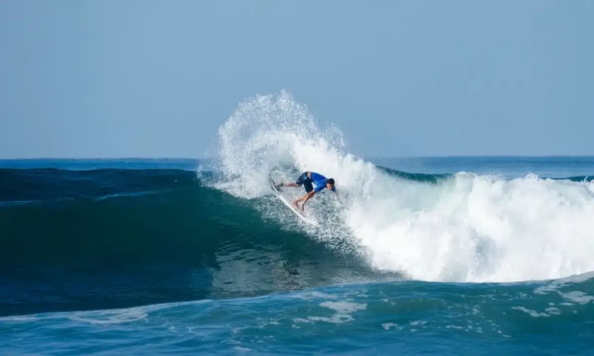 John Muller e Ryan Martins se enfrentam por vaga na final em El Salvador
