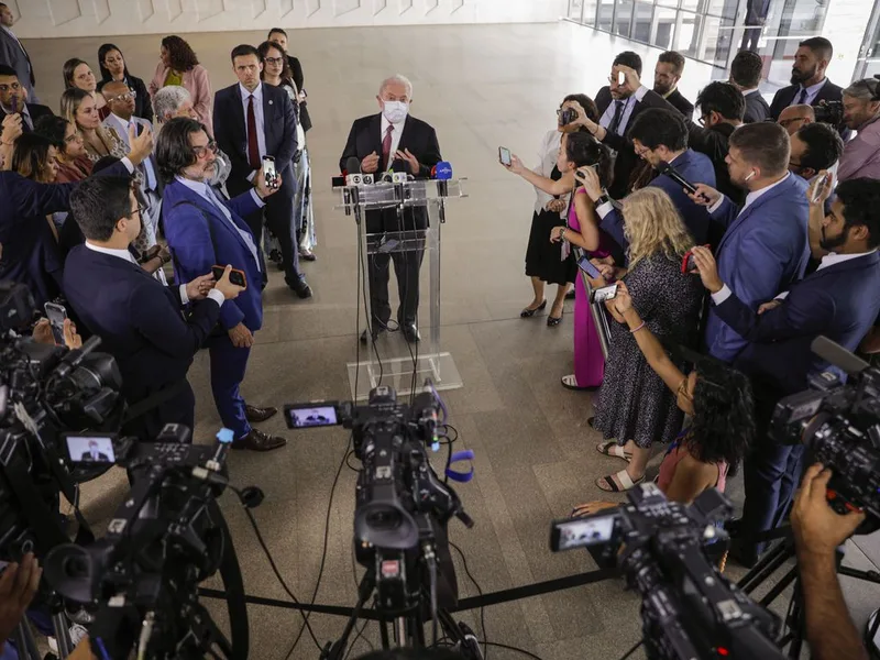 Jornalistas relatam insônia, depressão e violência digital em pesquisa nacional