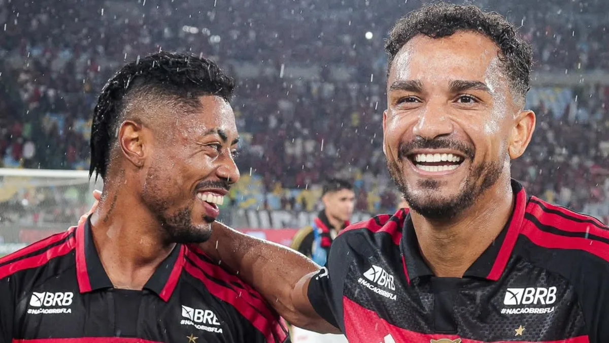 Bruno Henrique ganha elogio de Danilo após decidir duelo do Flamengo