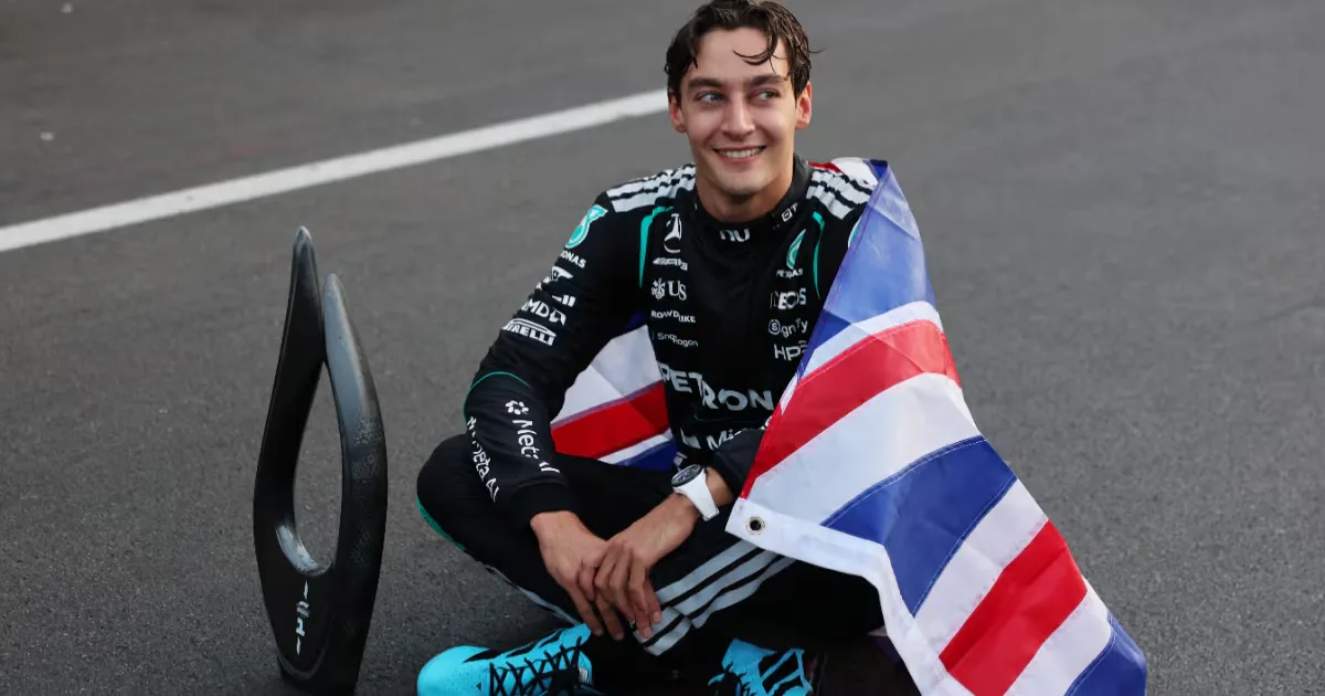 Russell vence em Baku após duelo apertado com Verstappen