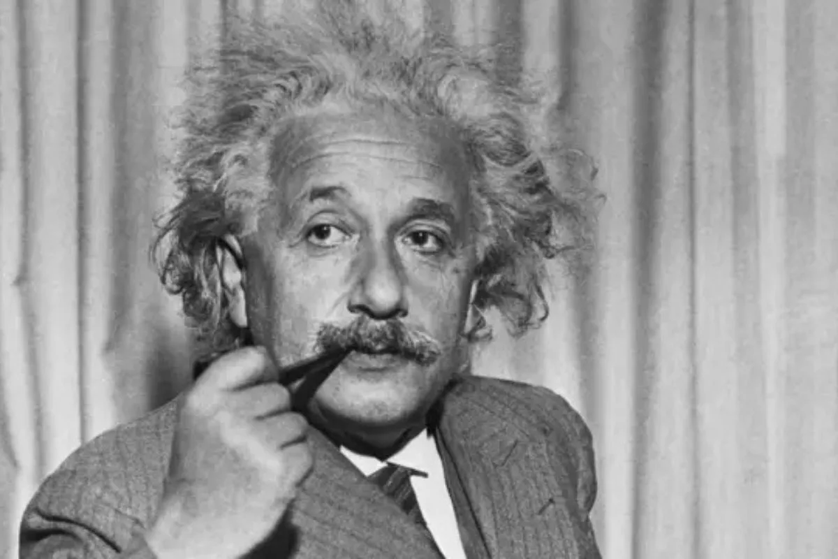 Carta de Einstein ao filho deu origem à metáfora da bicicleta