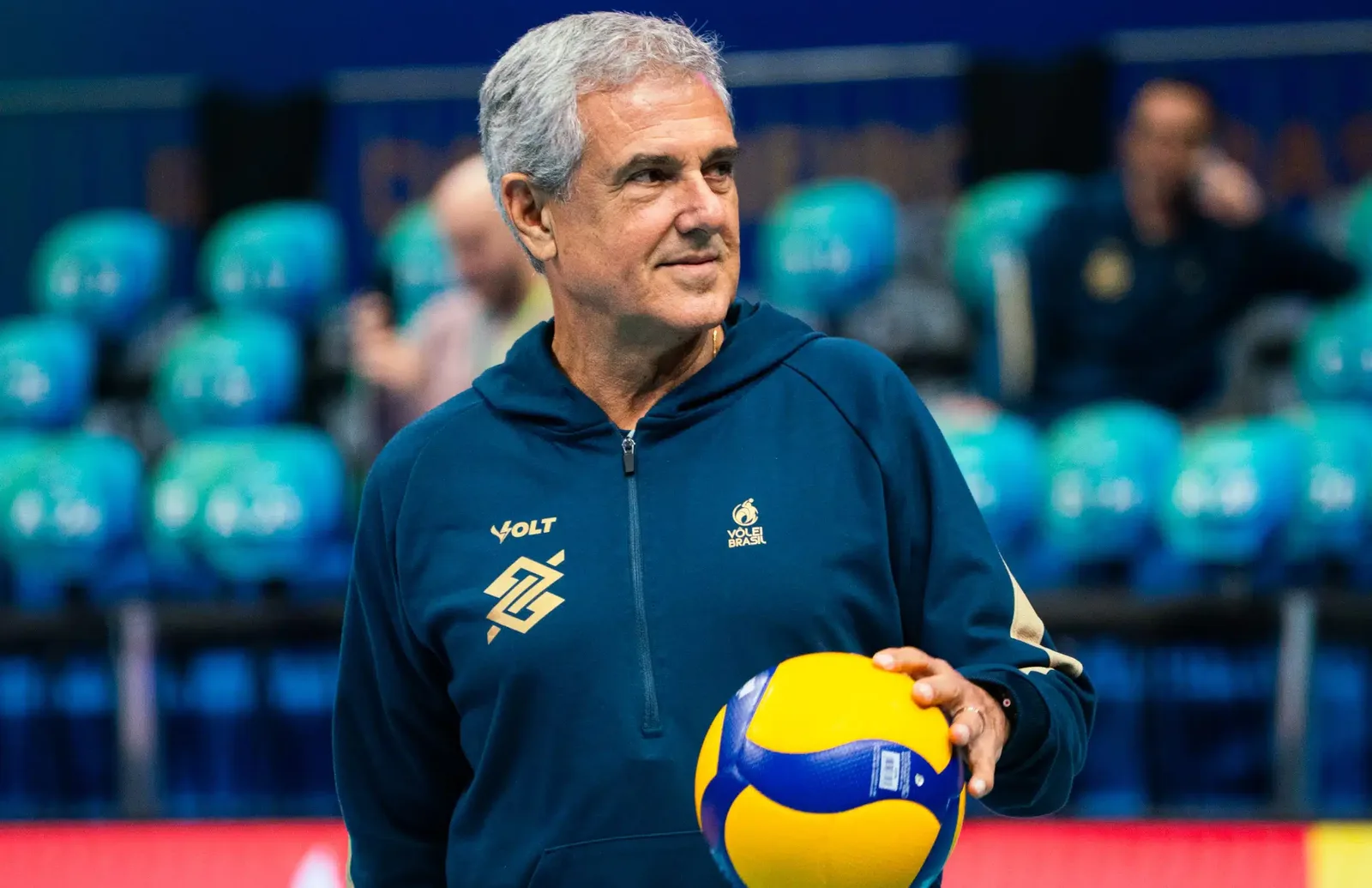 Gabi retorna, e Brasil amplia elenco antes do Sul-Americano de vôlei
