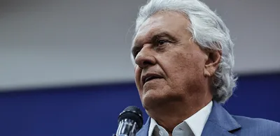 Caiado critica Flávio por relação com Vorcaro e voo em jato: 'cumplicidade'