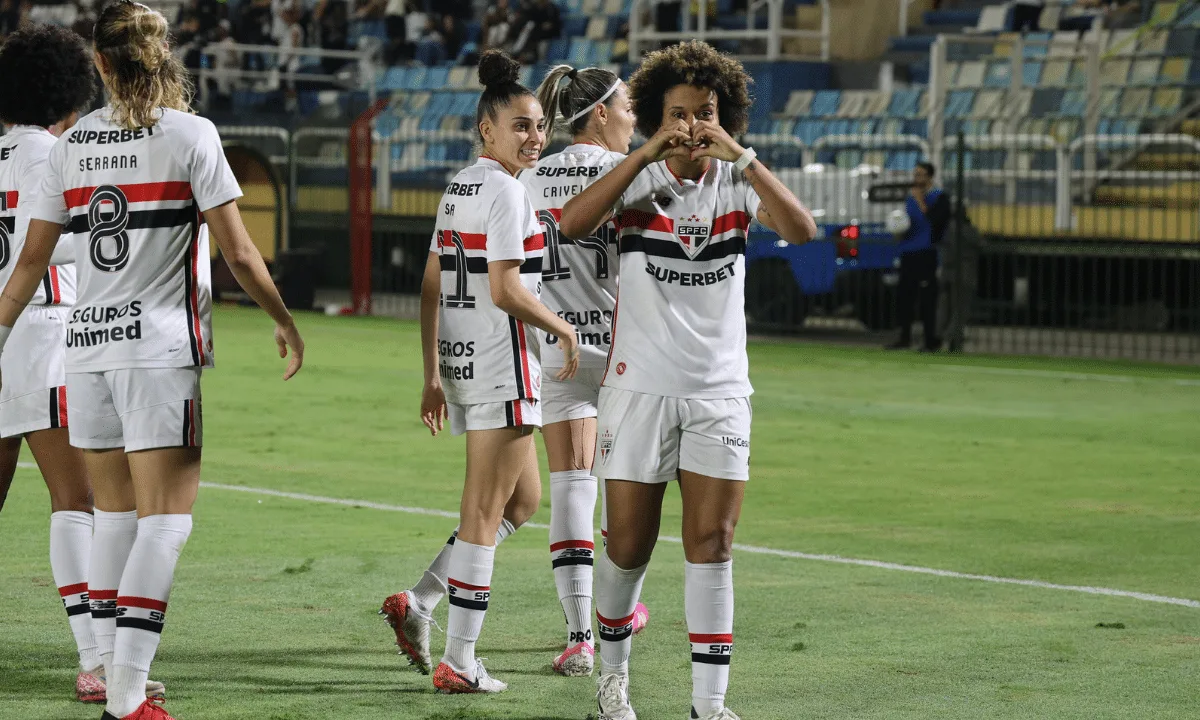 São Paulo leva vantagem sobre o Flamengo na semifinal feminina
