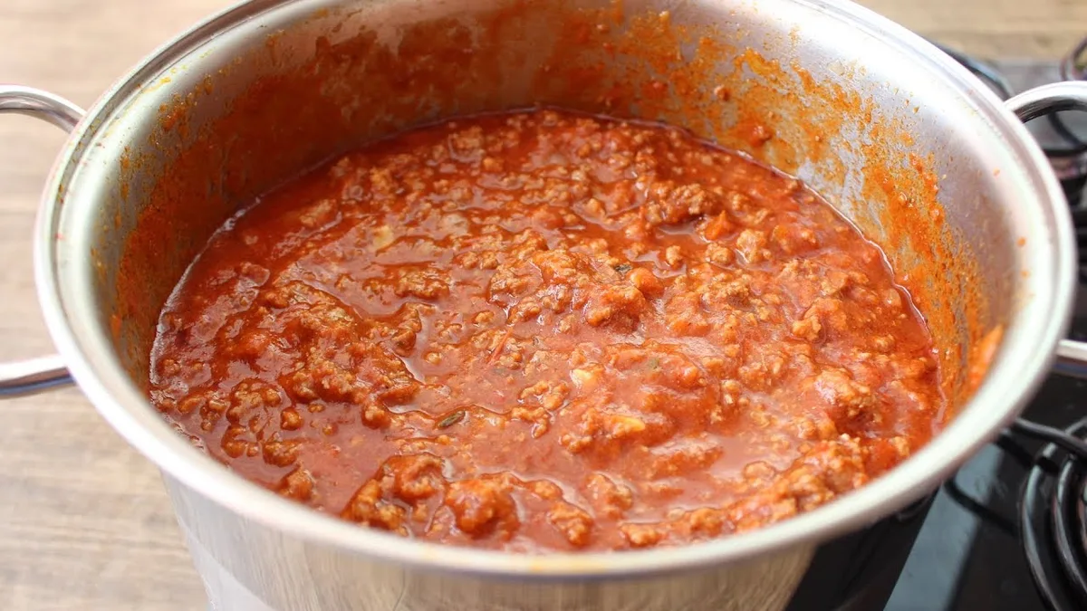 Leite faz parte da receita oficial do ragù alla bolognese