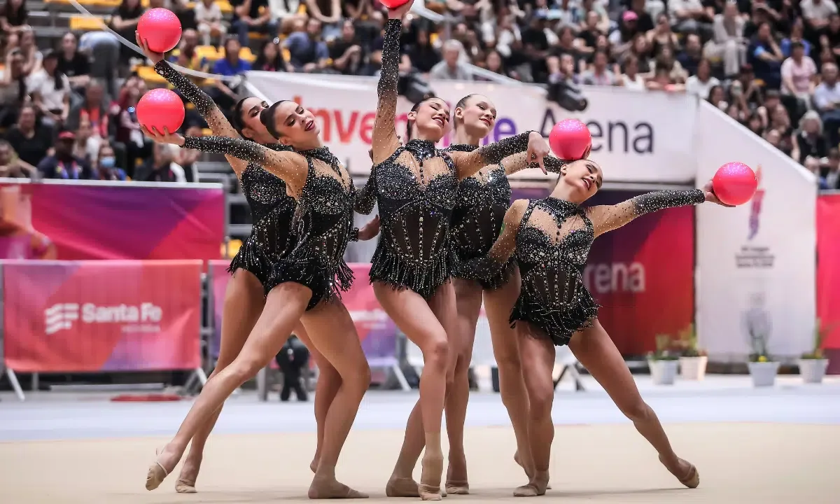 Leoas vencem conjunto geral da ginástica rítmica em Santa Fé