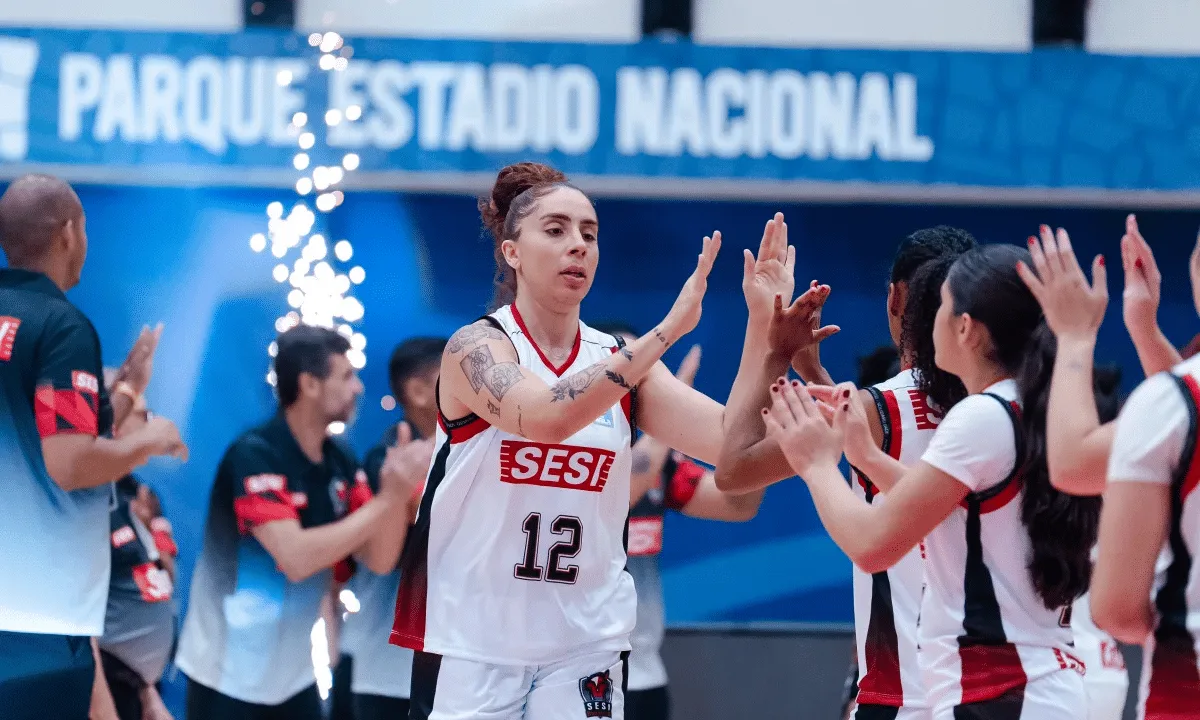 Sesi supera reação argentina e garante vaga na semifinal continental
