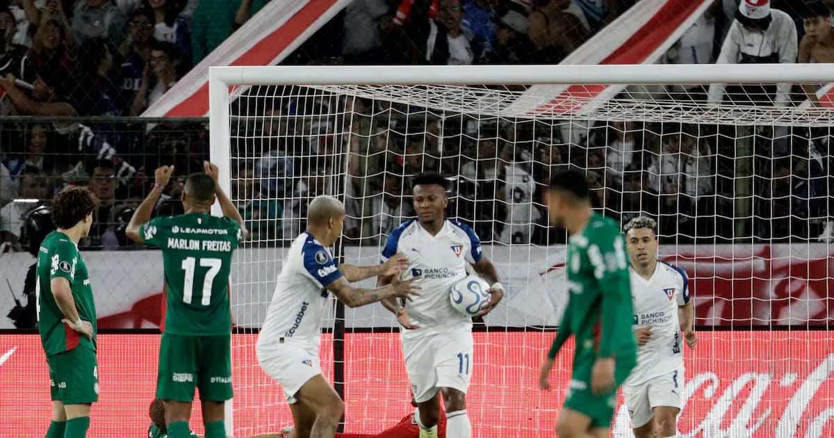 Deyverson diz que repetiu gesto de Carlos Miguel em pênalti pela Libertadores