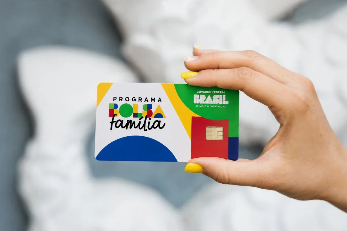 Bolsa Família e BPC podem ser acumulados, mas renda define continuidade