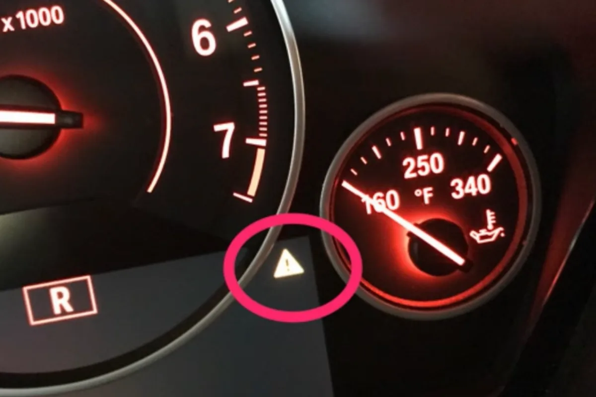 Alerta amarelo no painel varia conforme a marca e a mensagem do carro